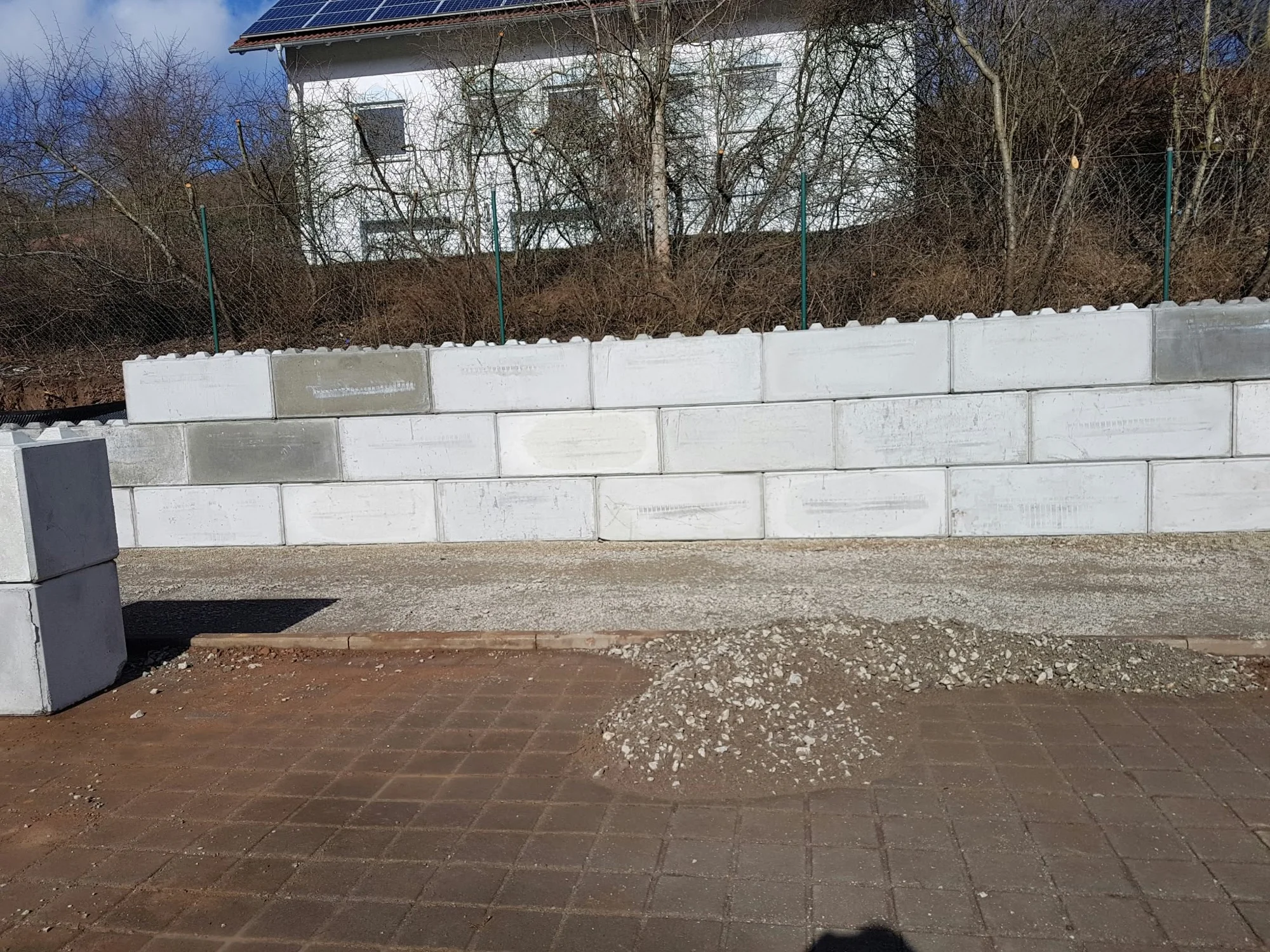 Glatte Wand aus Standardblocks