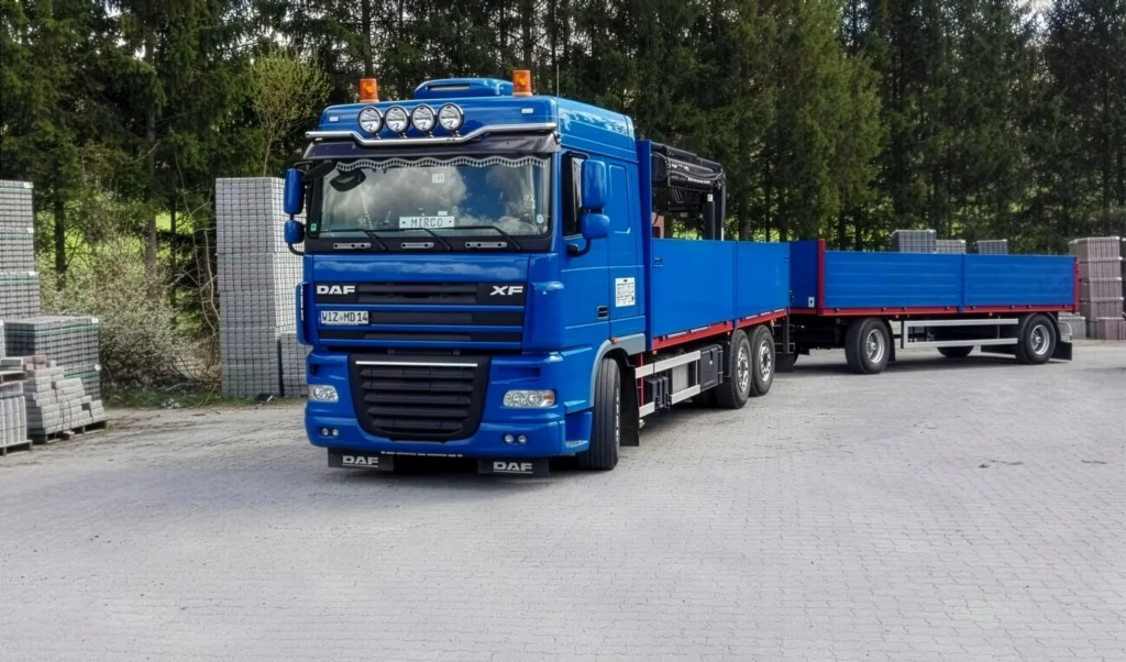 LKW des Käse Betonsteinwerks in Großalmerode