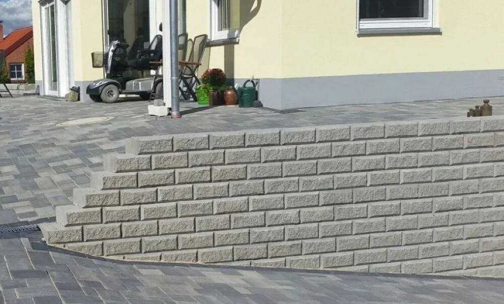 Begrünte Böschungssteine