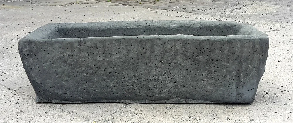 Mittlerer Pflanztrog aus Beton