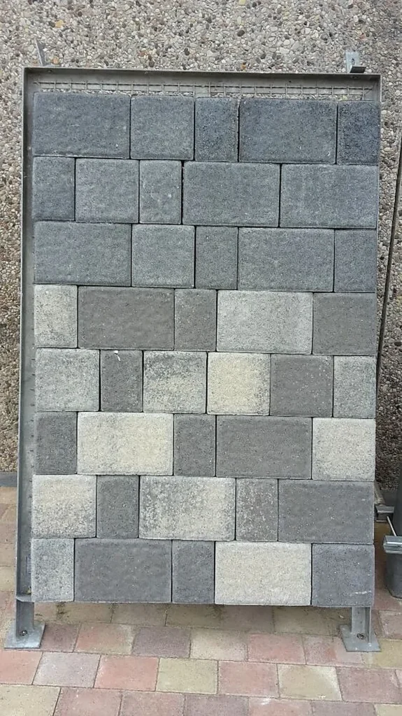 Struktur XL Großformat in der Ausstellung