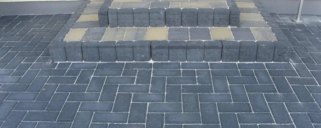 Blockstufen mit Altstadtpflaster