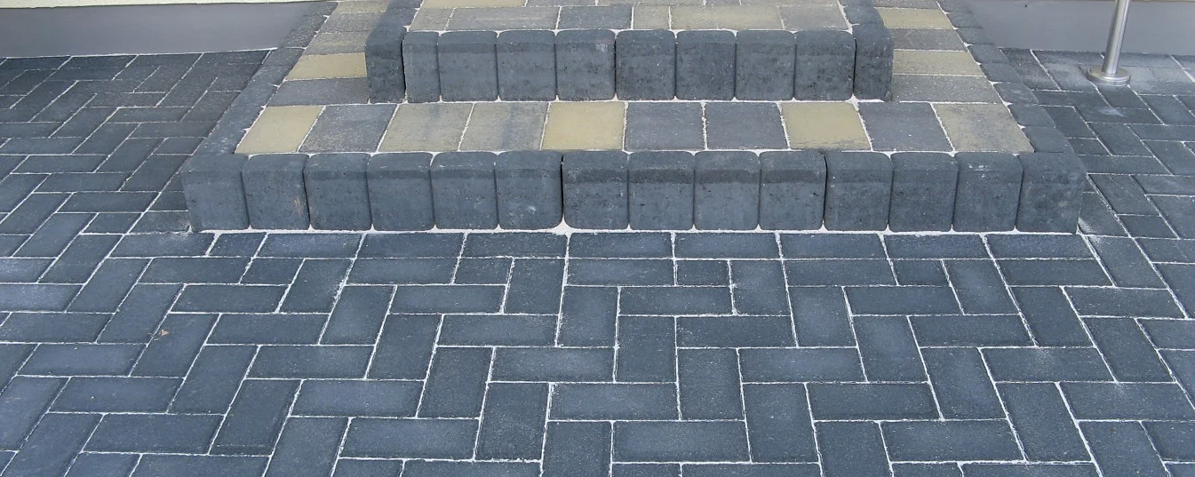 Blockstufen mit Altstadtpflaster